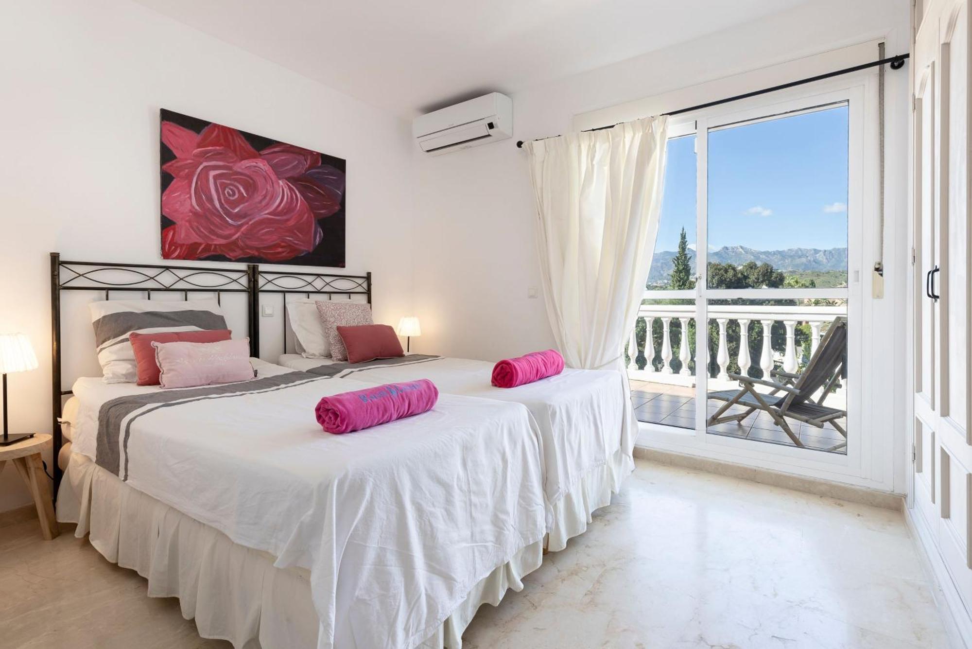 La Vida En Rosa Marbella