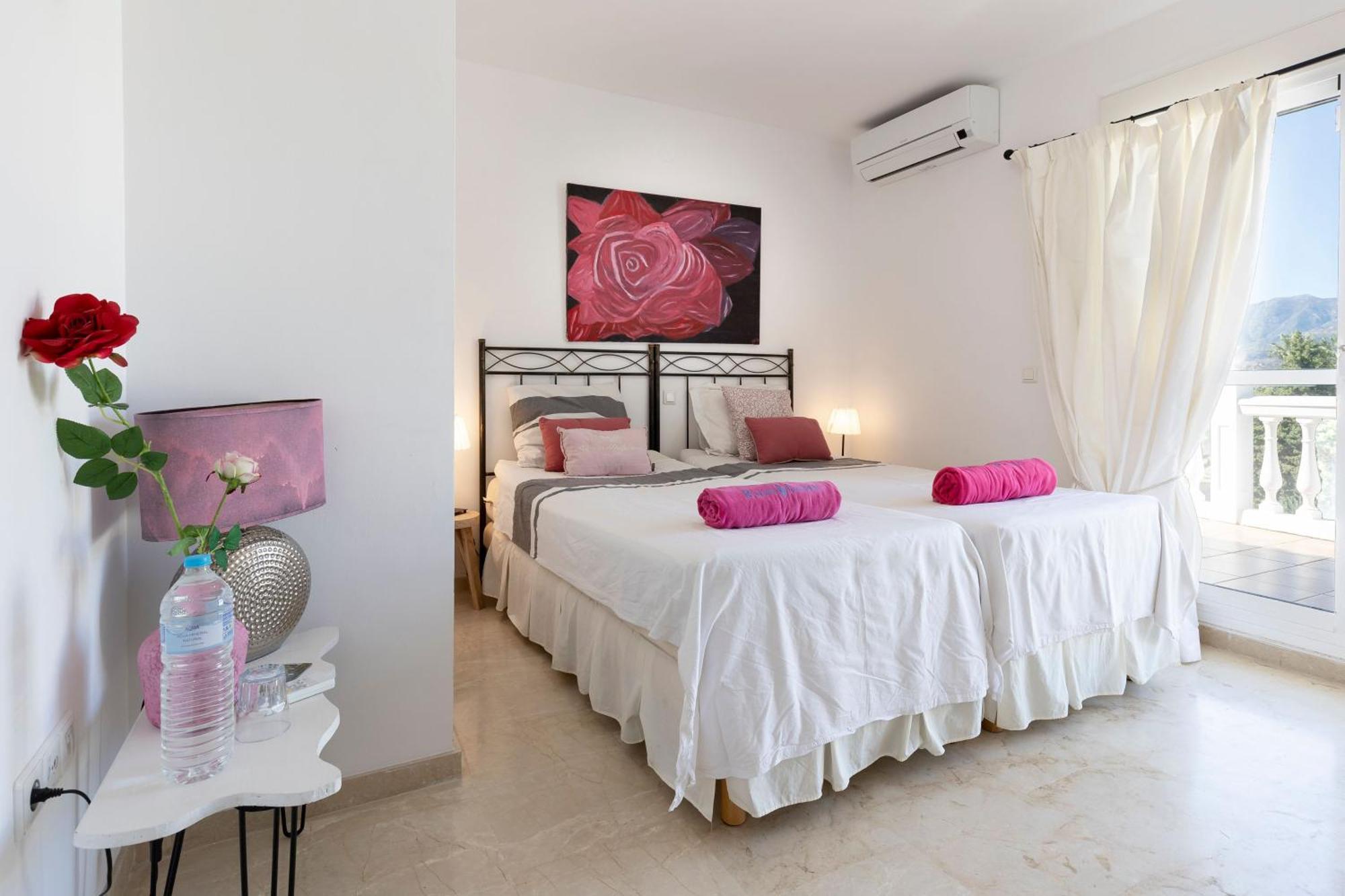 La Vida En Rosa * Marbella